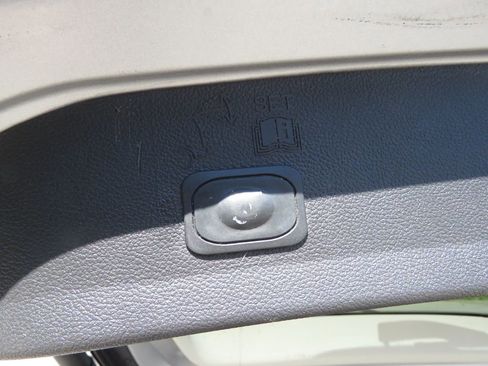 Used 2019 Ford Escape SEL AWD/4WD image 18