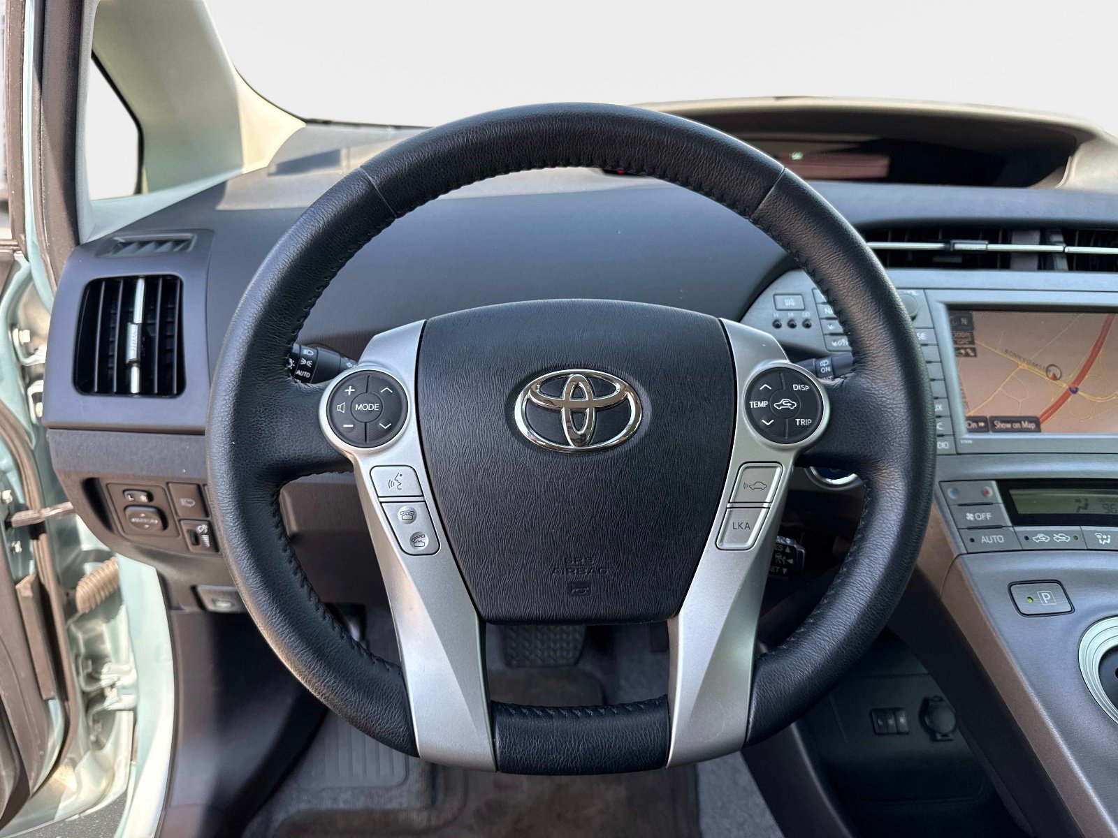 Used 2015 Toyota Prius Five w/ Advanced Technology Package FWD image 24