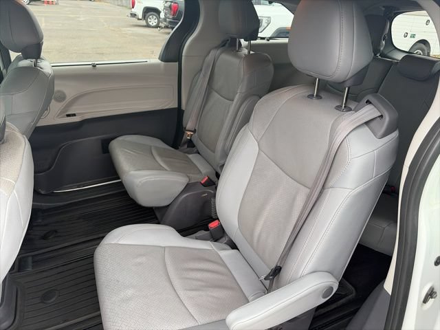Used 2021 Toyota Sienna Limited w/ Outdoor Package (TMS) AWD/4WD image 11