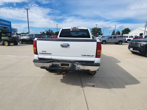Used 2001 Chevrolet Silverado 2500 LS AWD/4WD image 6