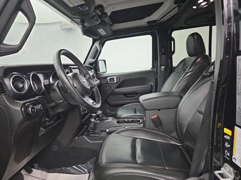 Used 2022 Jeep Wrangler Unlimited Sahara image 37