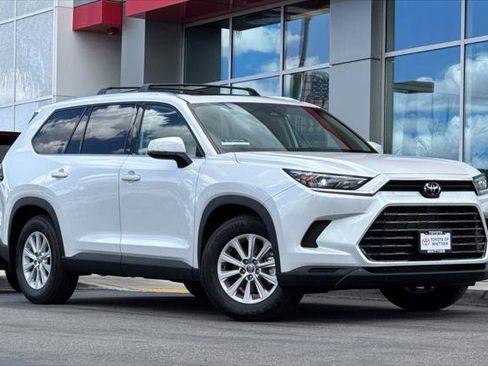 Certified 2026 Toyota Grand Highlander FWD image 2