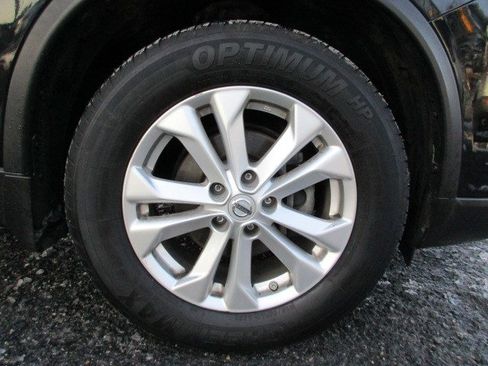 Used 2016 Nissan Rogue SV w/ SV Premium Package image 12