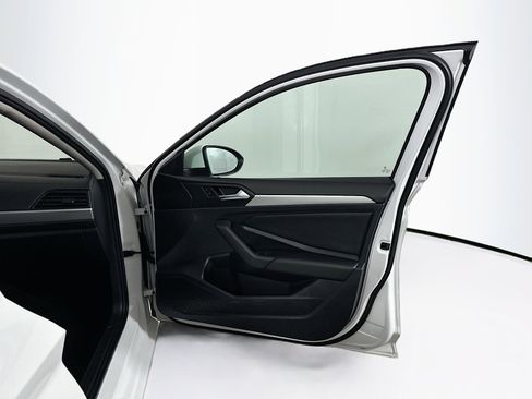 Used 2019 Volkswagen Jetta S w/ Driver Assistance Package image 30