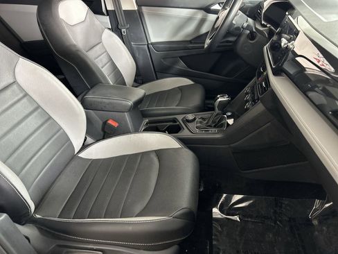 Used 2022 Volkswagen Taos SEL image 26