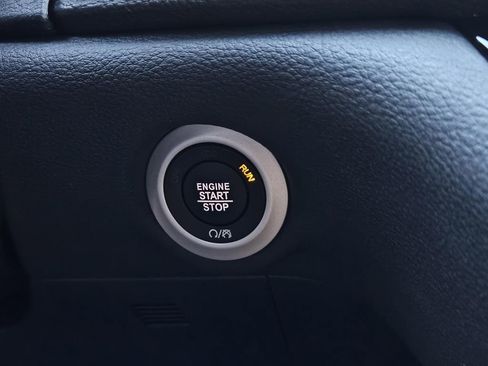 New 2026 Chrysler Pacifica Select image 24