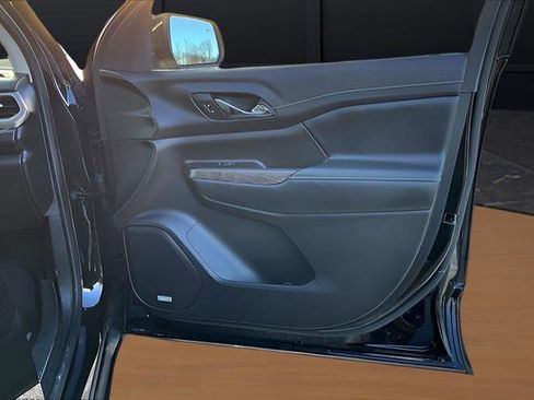 Used 2023 GMC Acadia Denali w/ Denali Ultimate Package image 21