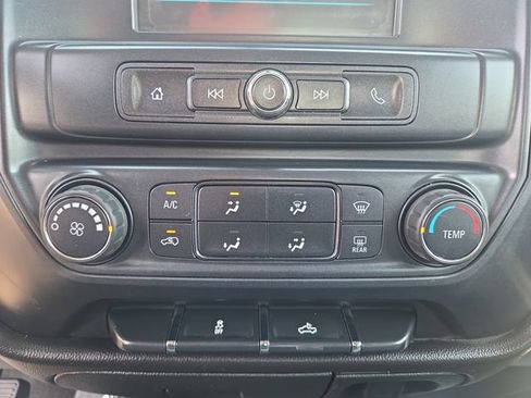 Used 2019 Chevrolet Silverado 1500 Custom w/ Custom Convenience Package AWD/4WD image 24