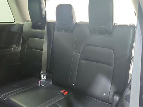 Certified 2023 Nissan Pathfinder SL w/ Black Appearance Package FWD image 23