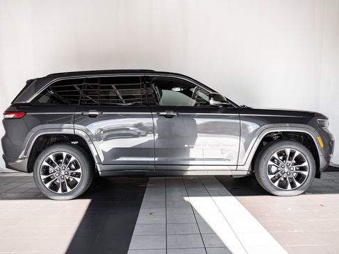 New 2025 Jeep Grand Cherokee Overland image 3