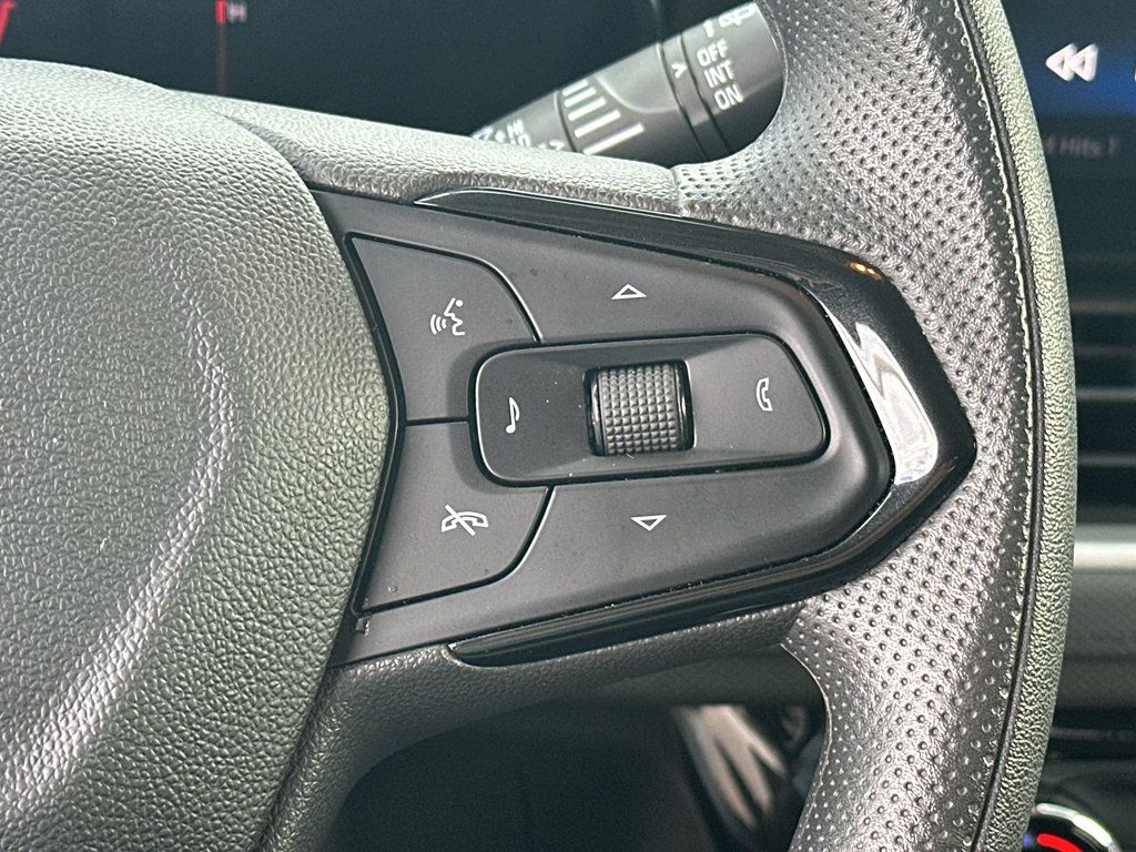 Used 2025 Chevrolet TrailBlazer LT FWD image 17