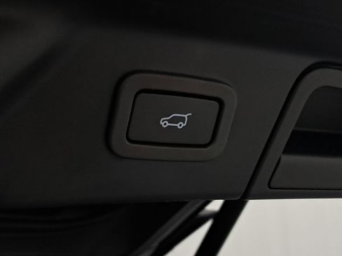 Used 2020 Land Rover Range Rover Velar SV Autobiography Dynamic image 41