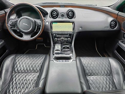 Used 2019 Jaguar XJ L Portfolio RWD image 18
