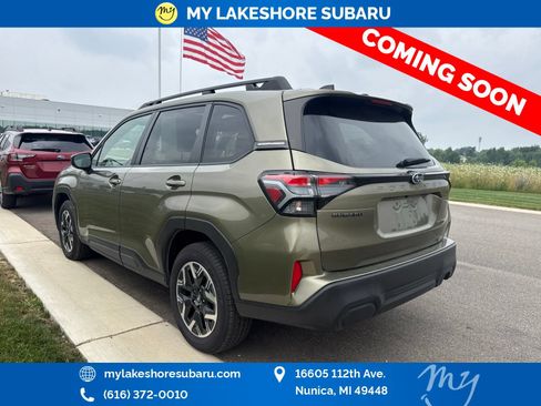 Used 2025 Subaru Forester Premium AWD/4WD image 5