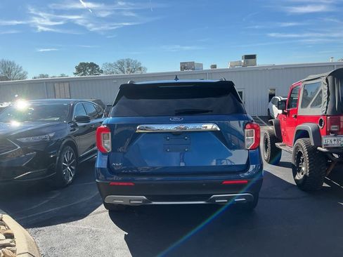 Used 2020 Ford Explorer XLT w/ Equipment Group 202A image 2