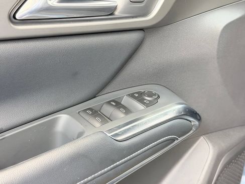Used 2025 Chevrolet Traverse LT FWD image 10