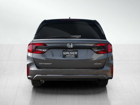 New 2026 Honda Odyssey Touring image 5