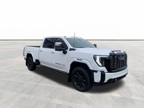 Used 2025 GMC Sierra 2500 Denali Ultimate w/ Max Trailering Package image 8