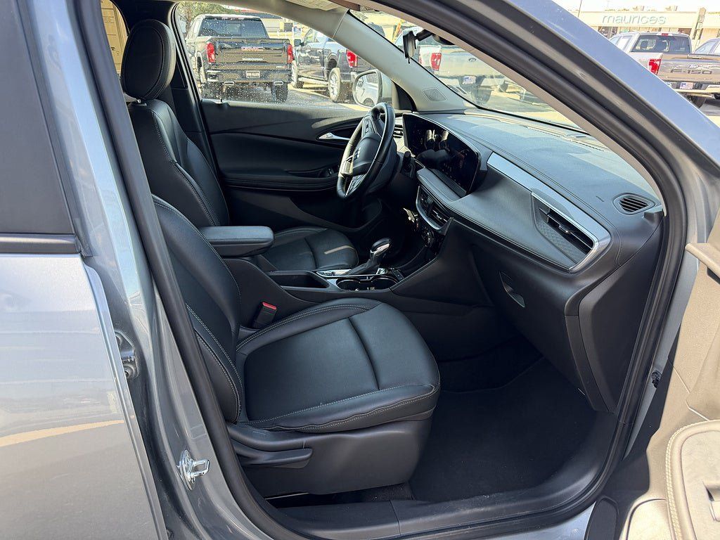 Used 2024 Buick Encore GX Sport Touring FWD image 13