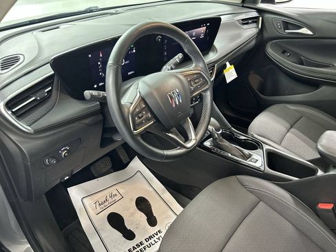 Used 2024 Buick Encore GX Preferred w/ Comfort Package AWD/4WD image 4