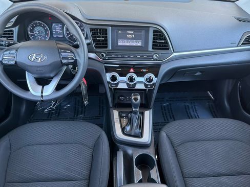 Used 2019 Hyundai Elantra SE w/ Cargo Package FWD image 17