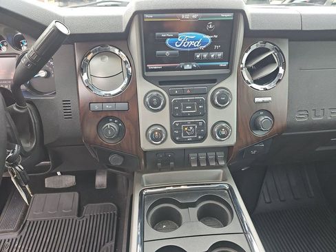 Used 2014 Ford F250 Lariat w/ Lariat Ultimate Package image 14