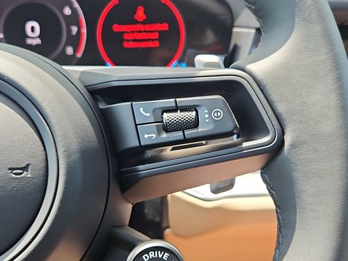 Certified 2026 Porsche Cayenne AWD/4WD image 23