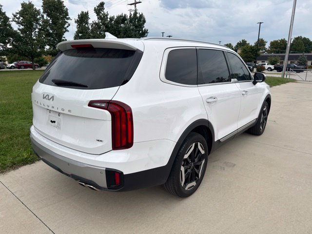 Used 2023 Kia Telluride S AWD/4WD image 3