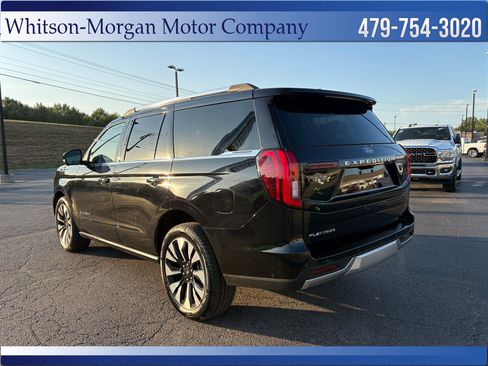 Used 2025 Ford Expedition Platinum w/ Driver's Package AWD/4WD image 8