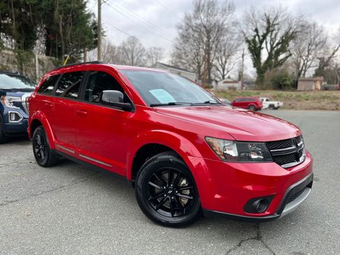 Used 2019 Dodge Journey SE w/ Connectivity Group image 1