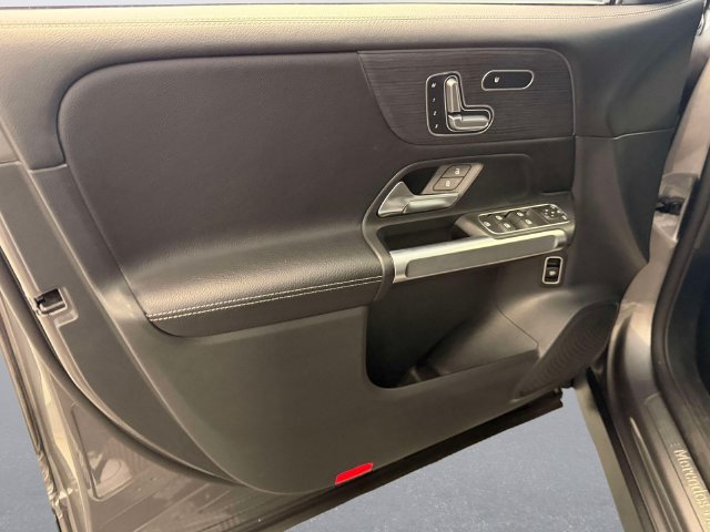 Certified 2023 Mercedes-Benz GLB 250 4MATIC image 15