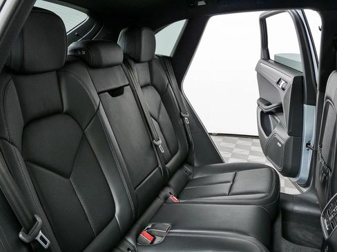 Certified 2026 Porsche Macan AWD/4WD image 23
