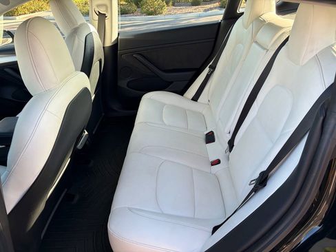 Used 2021 Tesla Model 3 Standard Range Plus image 10