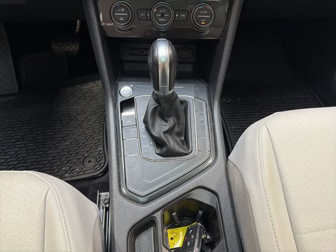 Used 2019 Volkswagen Tiguan SE FWD image 21