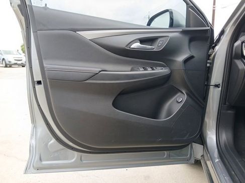 Used 2025 Buick Envista Avenir FWD image 16