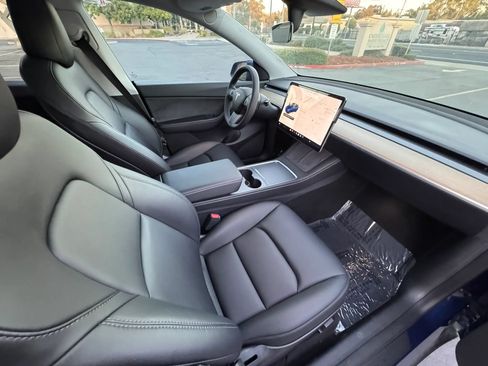 Used 2021 Tesla Model Y Long Range AWD/4WD image 12
