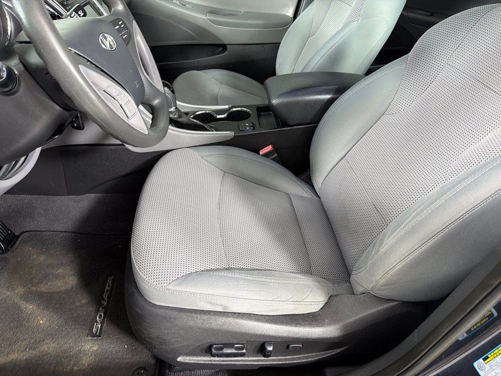 Used 2014 Hyundai Sonata GLS w/ Popular Equipment Group 2 FWD image 11