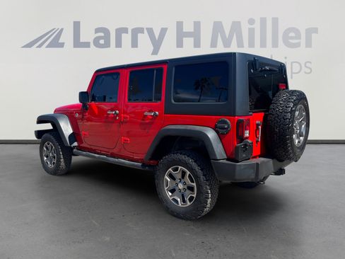 Used 2017 Jeep Wrangler Unlimited Rubicon w/ Connectivity Group image 3