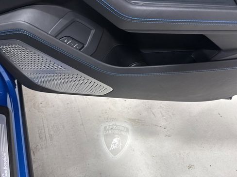 Used 2020 Lamborghini Urus image 70