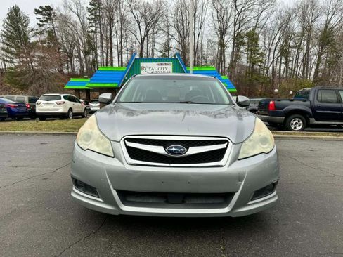 Used 2011 Subaru Legacy 2.5i Premium w/ Popular Equipment Group 2C image 2