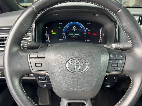 Used 2025 Toyota Camry SE FWD image 22