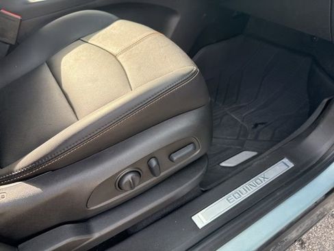 Used 2022 Chevrolet Equinox Premier AWD/4WD image 24