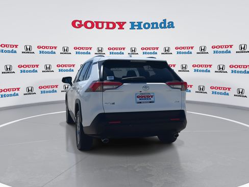 Used 2025 Toyota RAV4 XLE FWD image 7