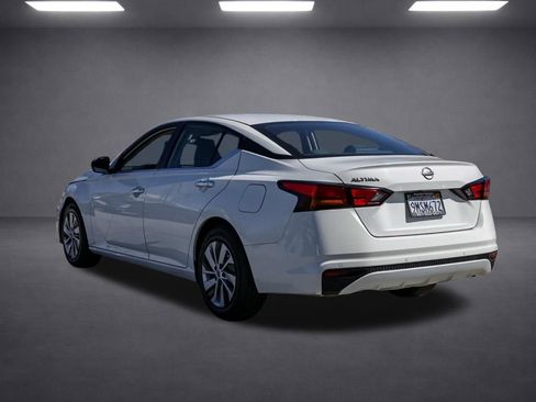 Used 2024 Nissan Altima 2.5 S FWD image 6