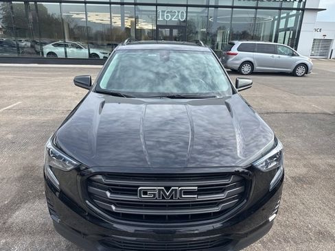 Used 2020 GMC Terrain SLE w/ Elevation Edition image 2