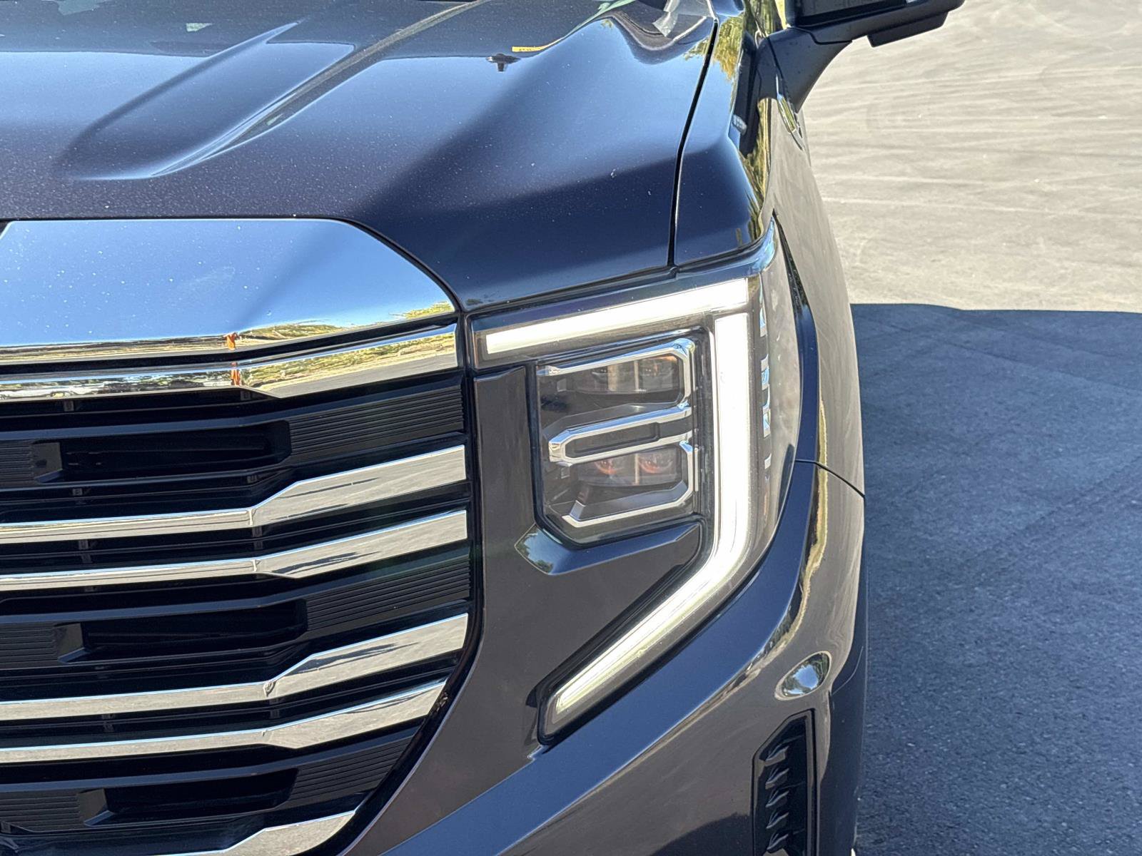 Used 2023 GMC Sierra 1500 SLT AWD/4WD image 11