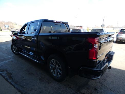 Used 2021 Chevrolet Silverado 1500 High Country w/ Technology Package AWD/4WD image 11