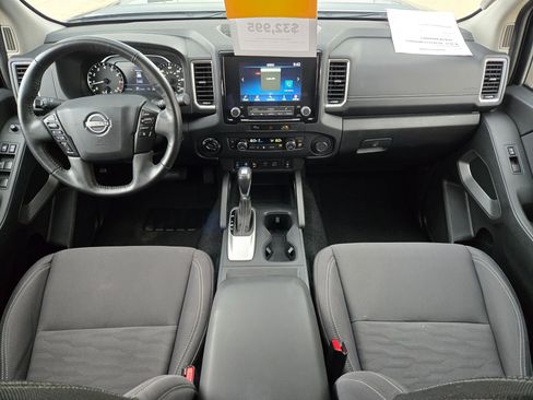 Used 2024 Nissan Frontier SV w/ SV Convenience Package image 16