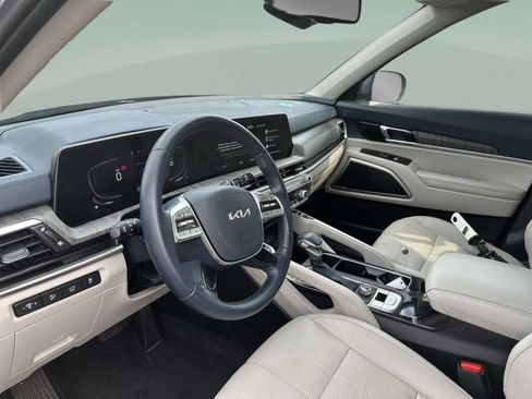 Used 2023 Kia Telluride EX w/ EX Captain's Chair Package FWD image 25