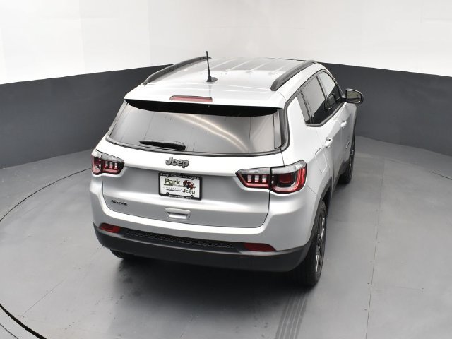 New 2026 Jeep Compass Latitude AWD/4WD image 17